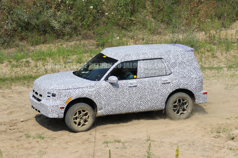 Illustration for article titled Here's The Ford 'Baby Bronco' Adventurer Testing Off-Road